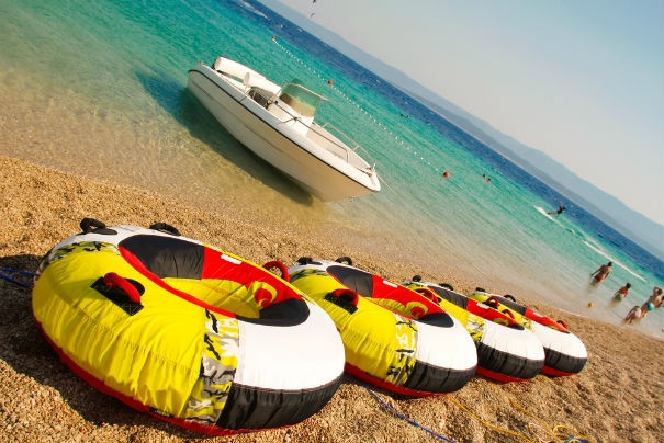 Στον εισαγγελέα δύο άτομα για τον θάνατο του 10χρονου αγοριού στη Μύκονο