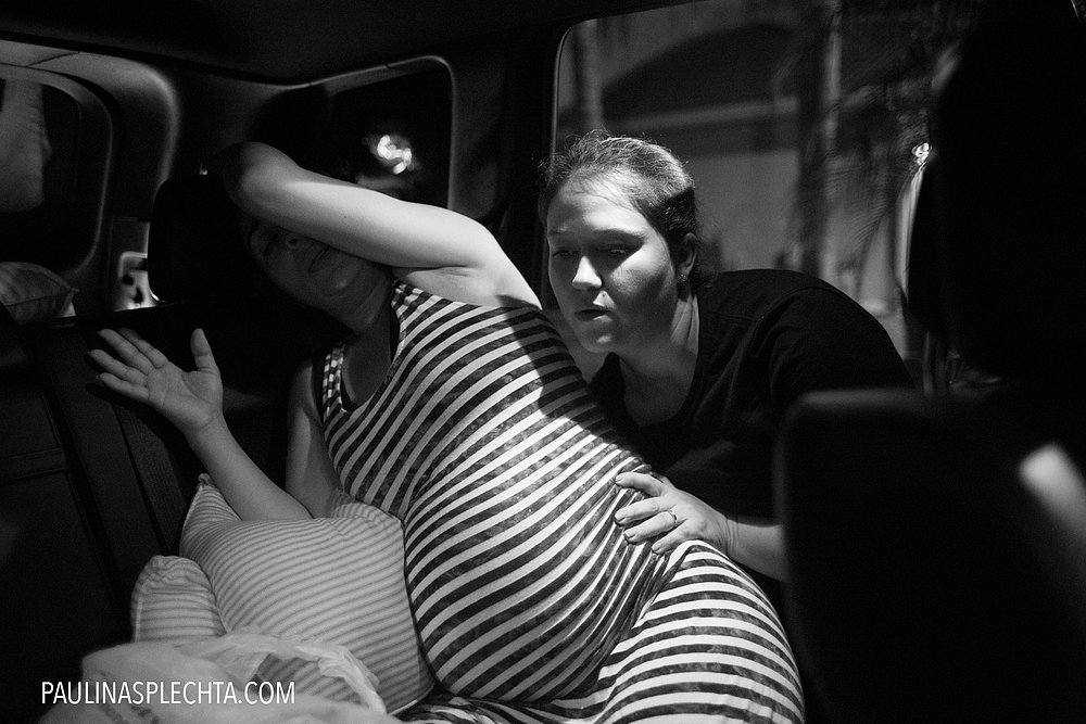 Mom-Gives-Birth-Car-Photos4.jpg