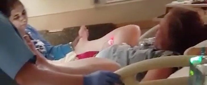Πατέρας κατέγραψε καρέ καρέ τη γέννηση του γιου του και τη δημοσίευσε στο Facebook