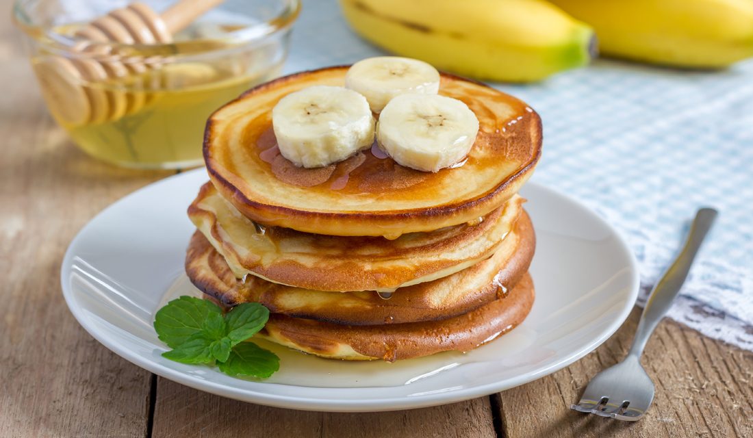 Pancakes μπανάνας: Η εύκολη και γευστική ιδέα για το παιδικό πρωινό του σαββατοκύριακου