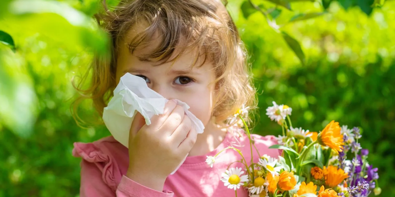 Ανοιξιάτικες αλλεργίες: Ποια είναι τα συμπτώματα  και πώς να προστατέψετε τα παιδιά σας