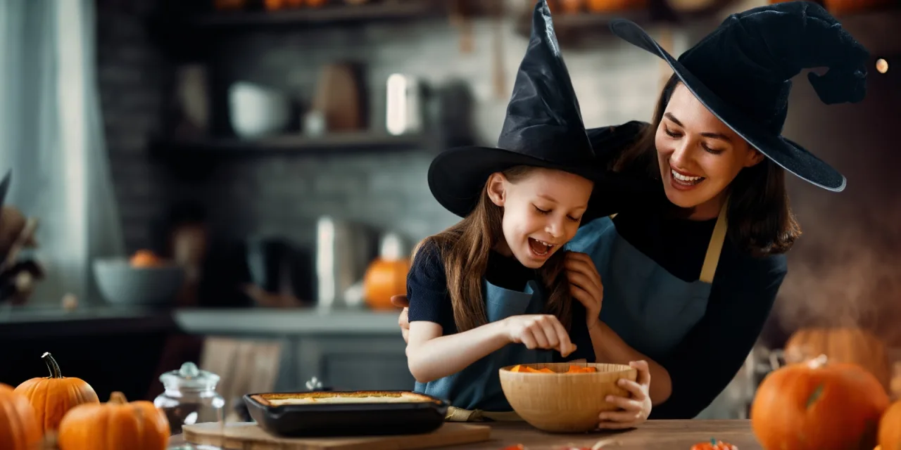 Πώς βρέθηκε το Halloween στην Ελλάδα και γιατί τώρα σκαλίζουμε κολοκύθες;