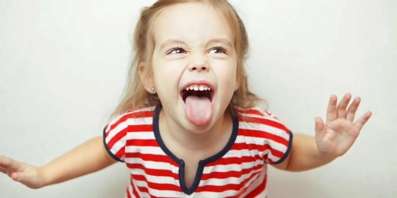 Τι αποκαλύπτει η γλώσσα του παιδιού για την υγεία του