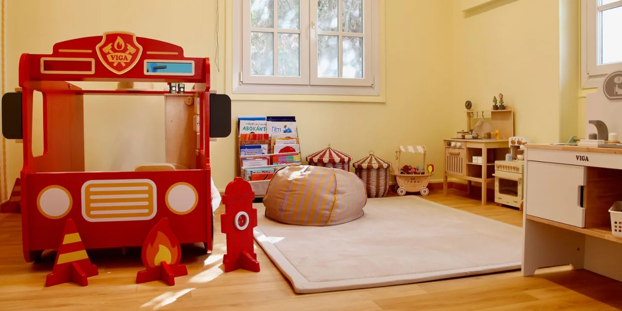 Ούτε παιδότοπος, ούτε καφέ: Ο πρώτος χώρος shared care αλλάζει τα δεδομένα στη φροντίδα μαμάς – παιδιού