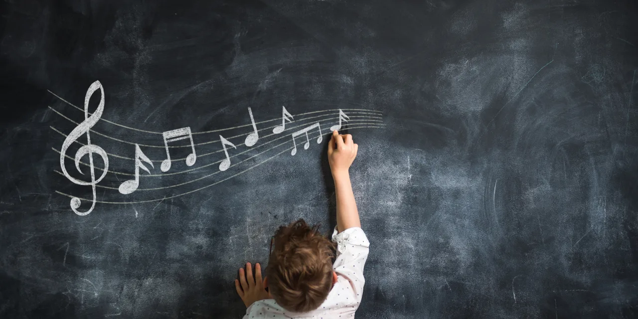 Μουσική στο μάθημα; Μία δασκάλα εξηγεί γιατί μπορεί να κάνει θαύματα