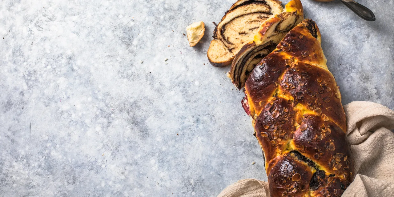 Ανακαλείται πολύ γνωστό τσουρέκι με γέμιση πραλίνα