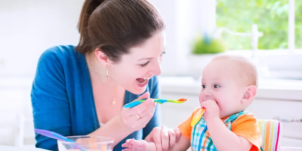 7 μυστικά που κανείς δεν σας λέει πριν από την μετάβαση στις στέρεες τροφές
