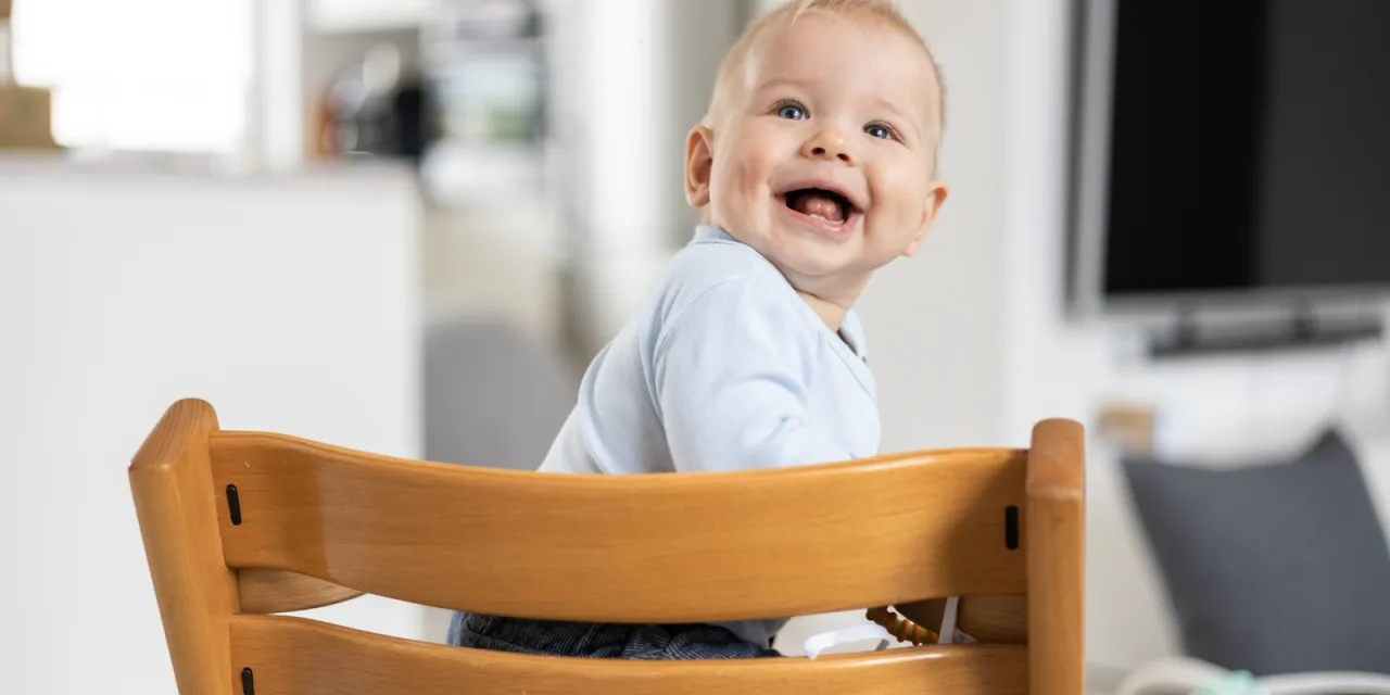 Μια καρέκλα φαγητού που μεγαλώνει μαζί με το παιδί και ταιριάζει σε κάθε σύγχρονο σπίτι