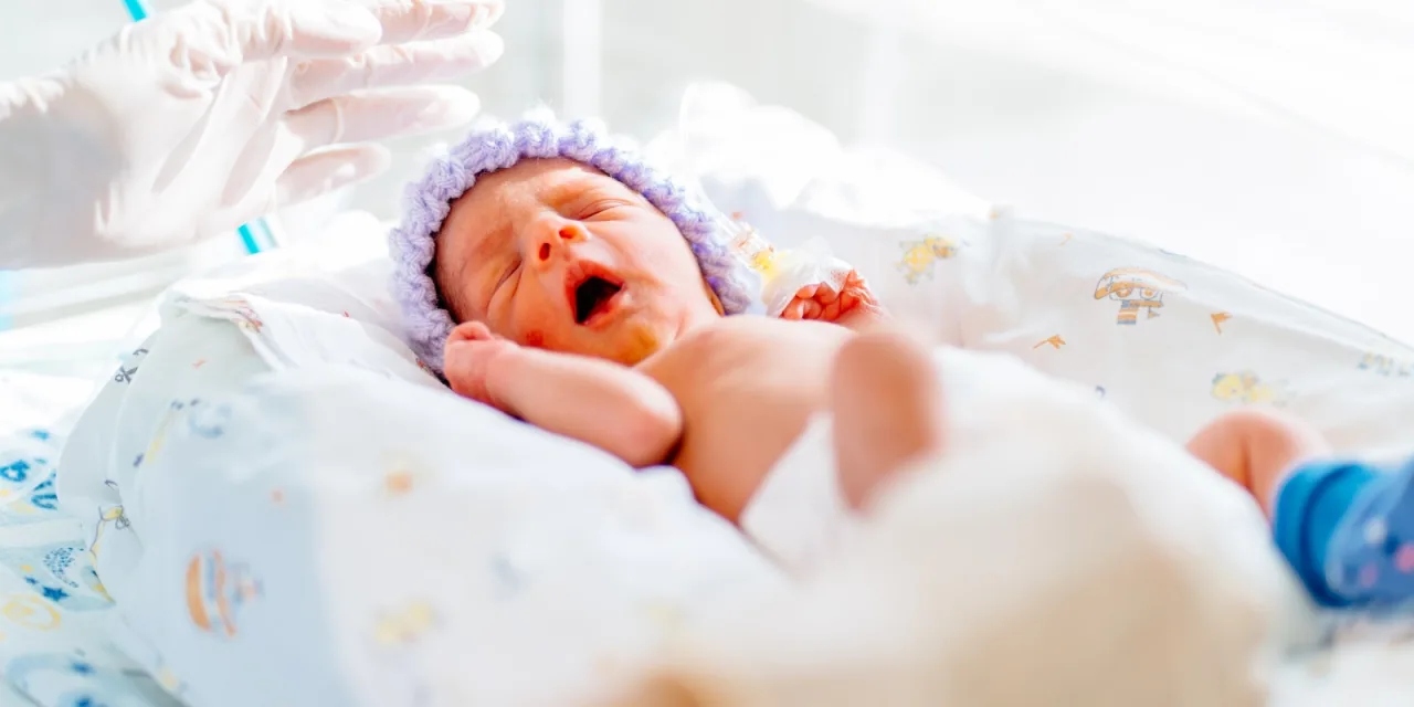 Δυνατό ξεκίνημα, ελπιδοφόρο μέλλον: Η σημασία της σωστής φροντίδας για κάθε πρόωρο μωρό