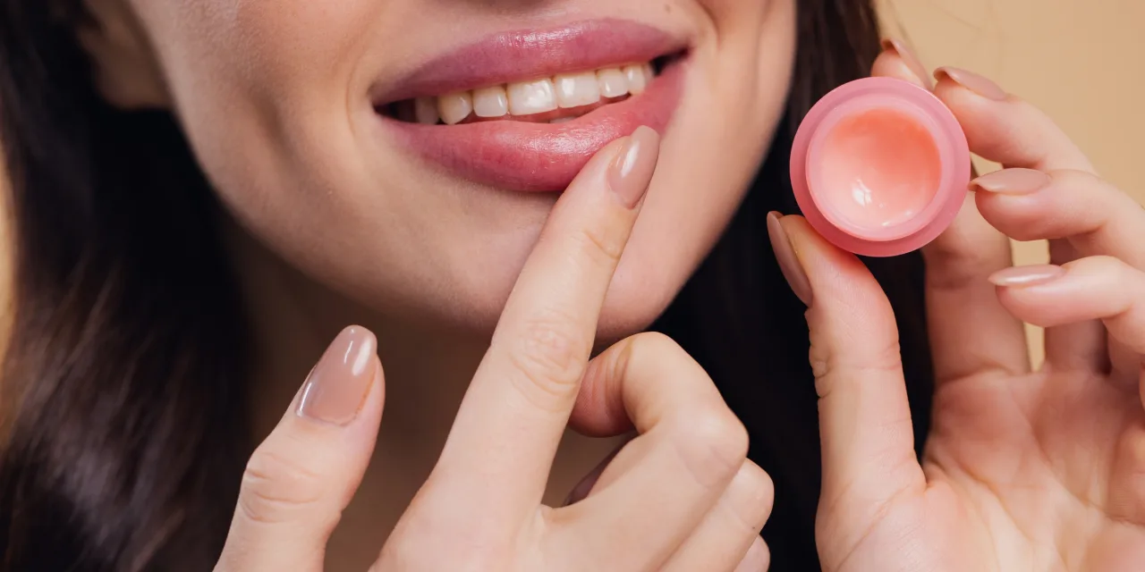 Αυτή είναι No1 μάσκα χειλιών που θρέφει τα χείλη σου ενώ κοιμάσαι