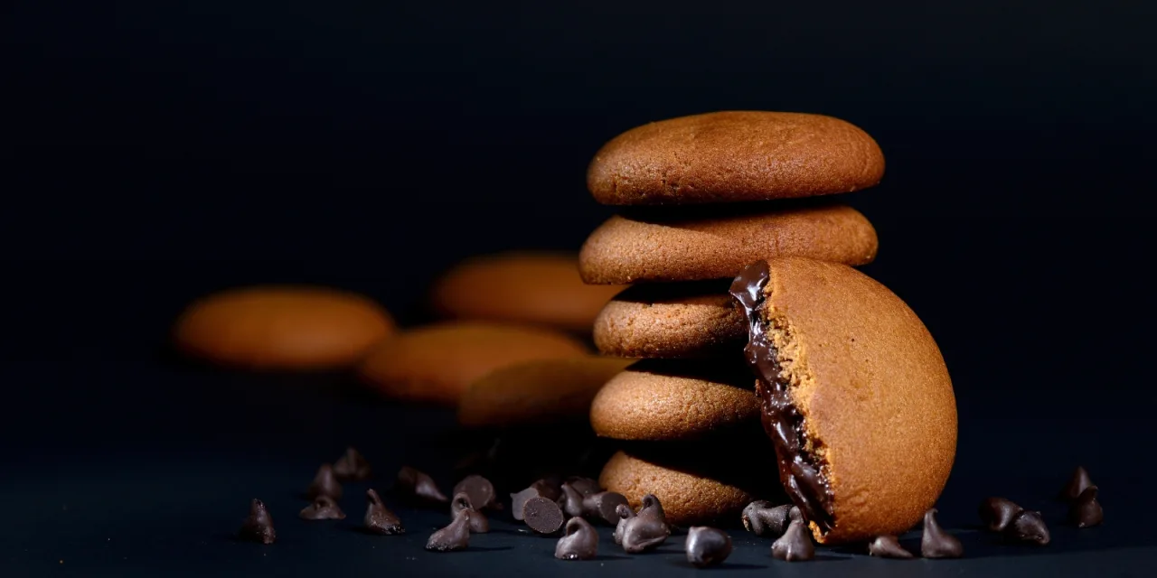 Μαύρη σοκολάτα σε κάθε μπουκιά: Tο νέο σνακ – πειρασμός της ημέρας σου