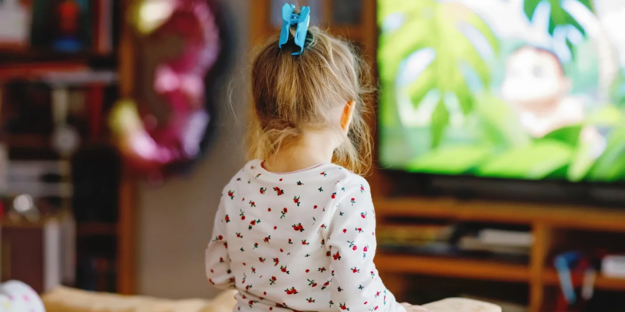 Ένα πείραμα με παιδικές σειρές των ’90s αλλάζει όσα ξέραμε για το screentime