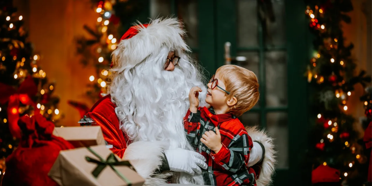 Τα παιδιά γκουγκλάρουν «Υπάρχει Άγιος Βασίλης;»: Πώς να διαχειριστείτε την… απογοητευτική απάντηση