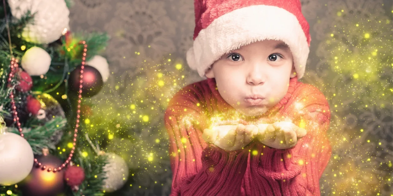 Πώς τα Χριστούγεννα αλλάζουν την ψυχολογία των παιδιών και γιατί τα περιμένουν με ανυπομονησία