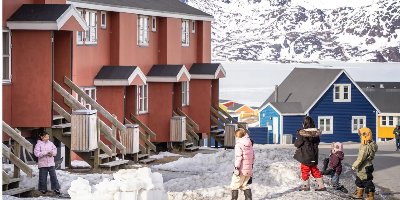 Πώς ζουν τα παιδιά στη Γροιλανδία: Η αλήθεια για την καθημερινότητά τους, το σχολείο και την οικογένεια