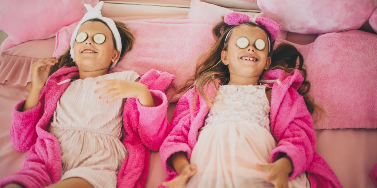 Είναι κατάλληλα τα spa πάρτι για μικρά παιδιά; Μία δερματολόγος απαντά και ανοίγει συζήτηση