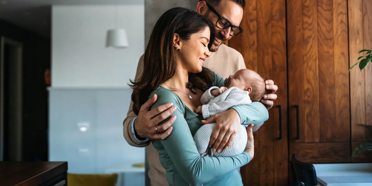 Σε ποιον θα μοιάζει το μωρό; Τι αποκαλύπτουν η επιστήμη και τα γονίδια