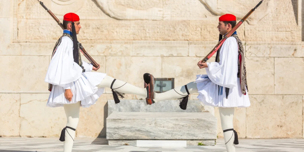 25 Μαρτίου: Μαθαίνουμε στα παιδιά τι συμβολίζει η στολή των Ευζώνων