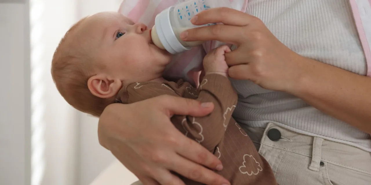 Τροφικές αλλεργίες σε βρέφη και παιδιά: Πώς θα τις προλάβουμε σύμφωνα με τον παιδίατρο