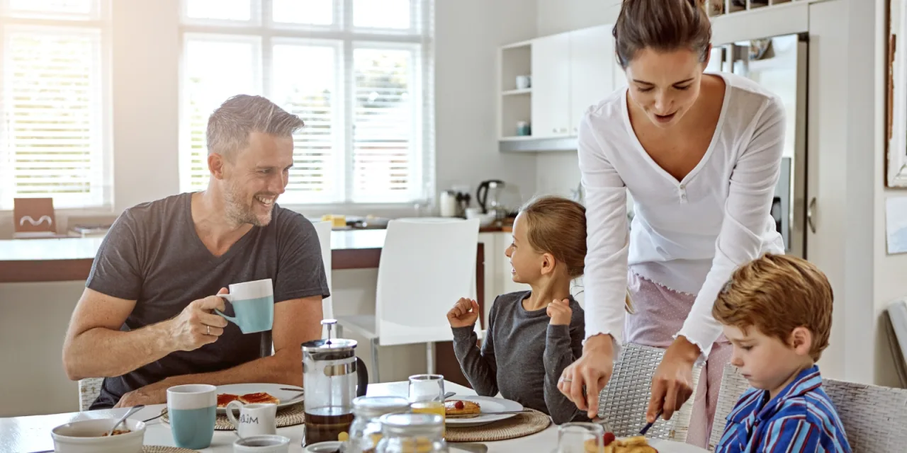 Πρωινό χωρίς γκρίνια: Ένα απλό κόλπο που θα σας λύσει τα χέρια
