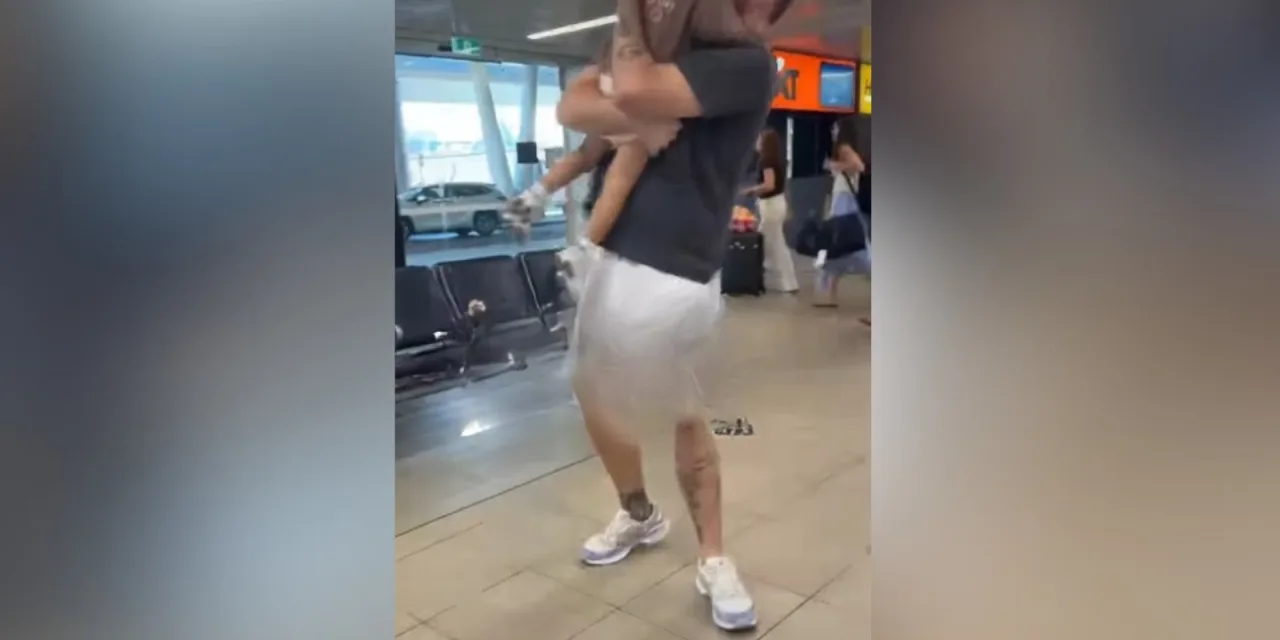 3χρονη τρέχει στην αγκαλιά του θετού μπαμπά της – Η ιστορία που λύγισε πάνω από 10 εκατ. θεατές