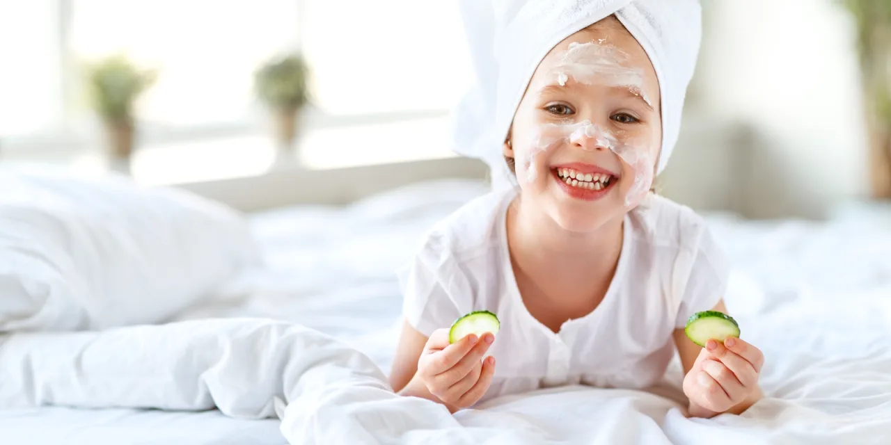 Το πραγματικό πρόβλημα πίσω από τις skincare ρουτίνες στο TikTok για κορίτσια στην προεφηβεία