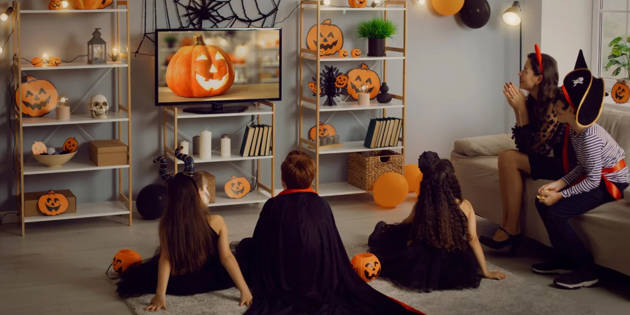 Το Halloween πλησιάζει: Φτιάξτε την πιο spooky λίστα ταινιών για να απολαύσετε με τα παιδιά